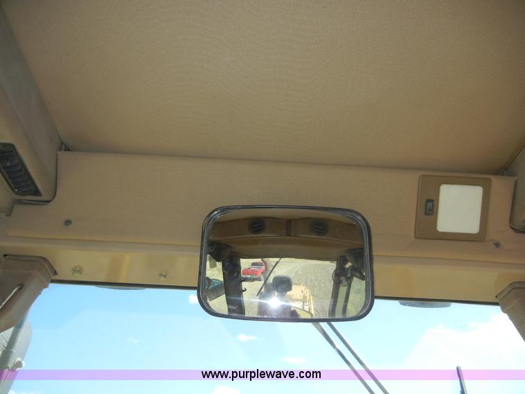 image for item 8535 1998 John Deere 770CH motor grader