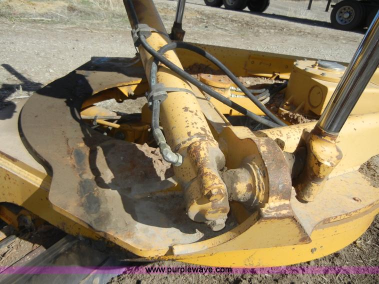 image for item 8535 1998 John Deere 770CH motor grader