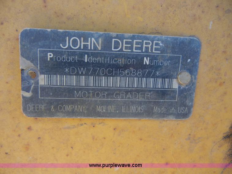 image for item 8535 1998 John Deere 770CH motor grader