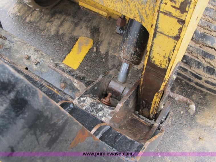 image for item 8979 2002 Caterpillar 257 skid steer