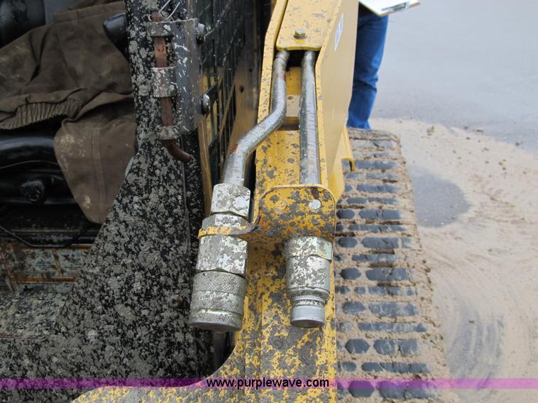 image for item 8979 2002 Caterpillar 257 skid steer