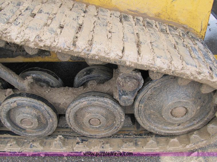 image for item 8979 2002 Caterpillar 257 skid steer