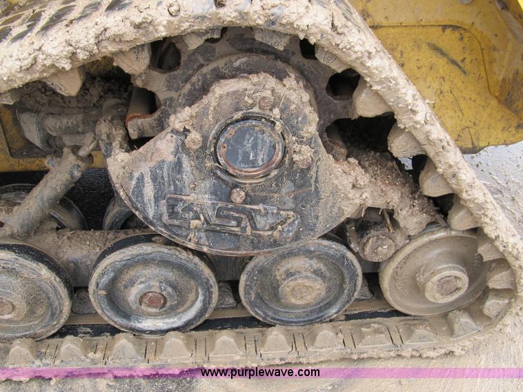 image for item 8979 2002 Caterpillar 257 skid steer