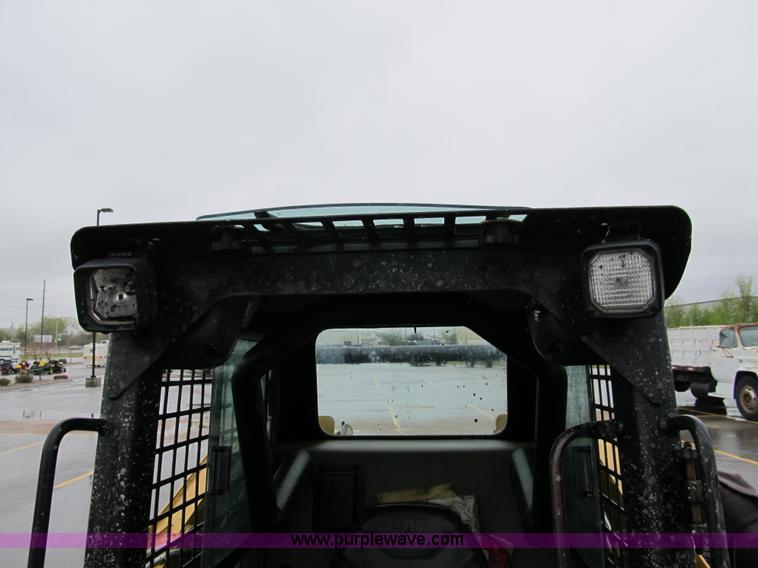 image for item 8979 2002 Caterpillar 257 skid steer