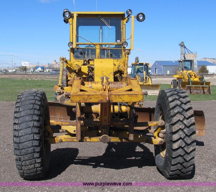 image for item 8981 Caterpillar 12E motor grader