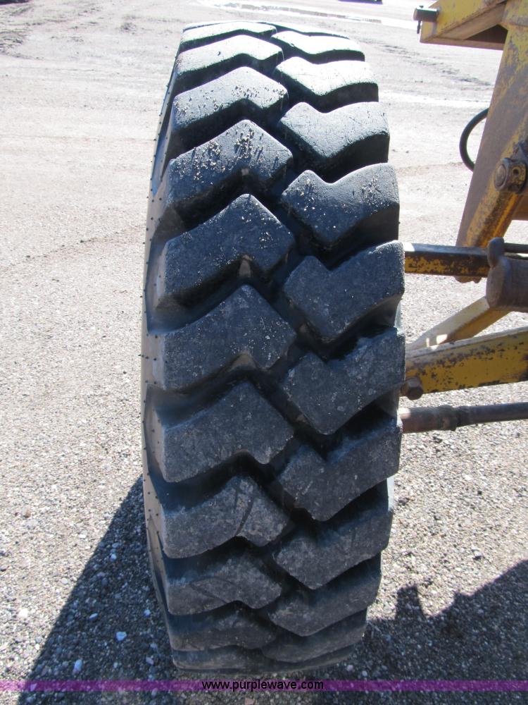 image for item 8981 Caterpillar 12E motor grader