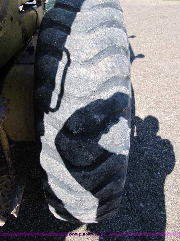 image for item 8981 Caterpillar 12E motor grader