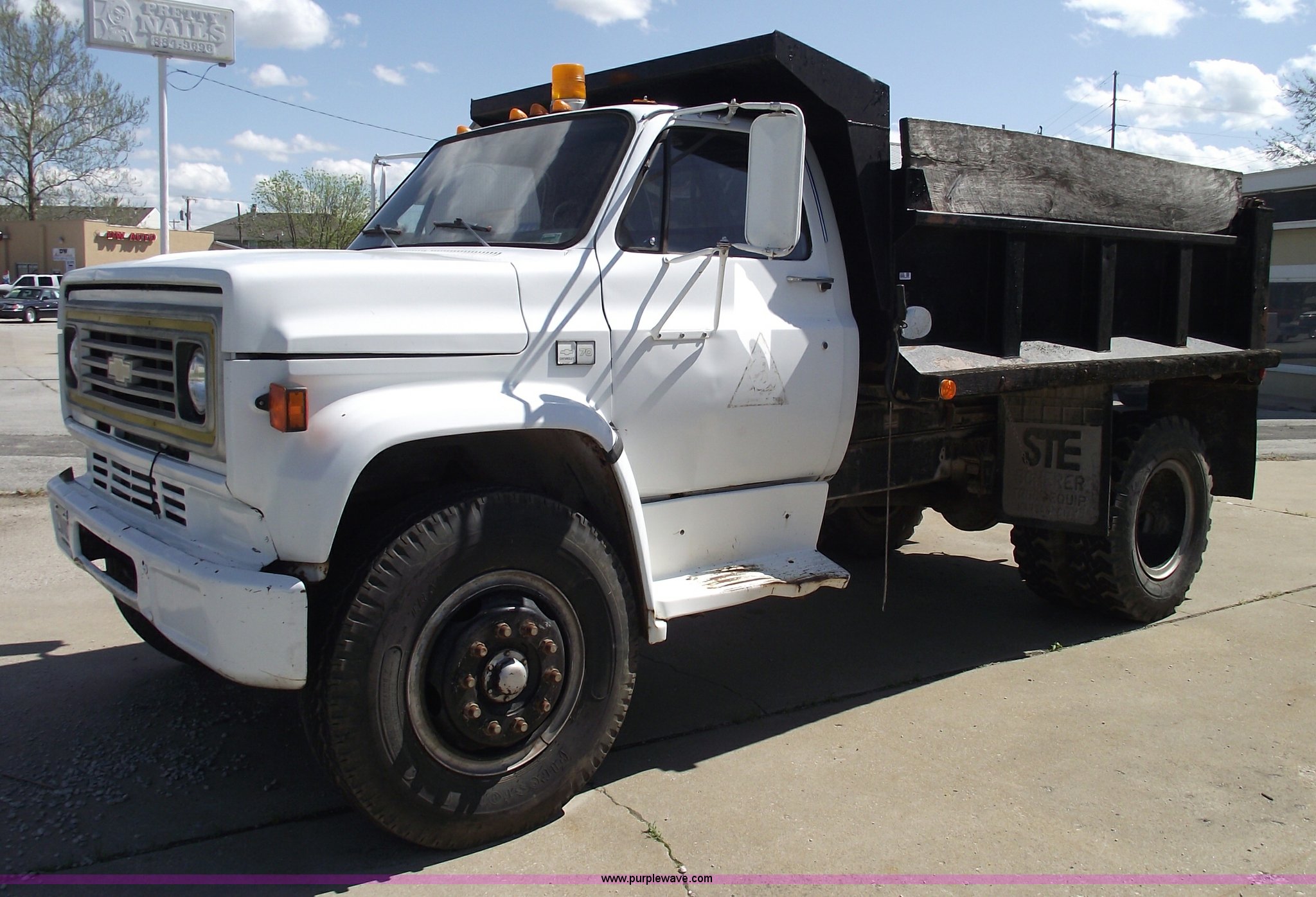 1983 Chevrolet Kodiak 70 series single axle dump truck in Harrisonville