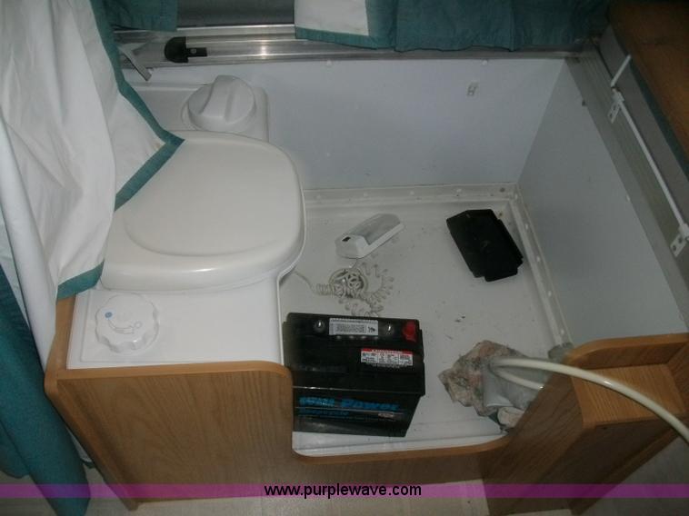 image for item 1016 1995 Coleman Fleetwood pop-up camper