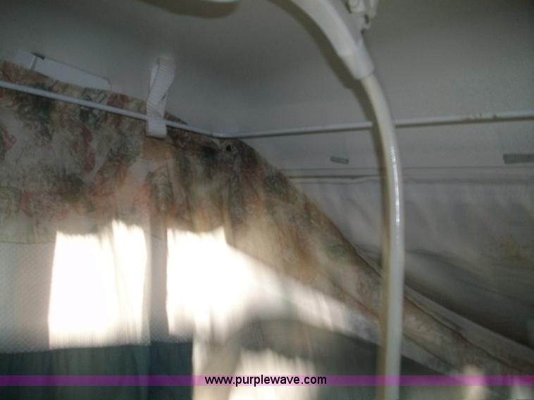 image for item 1016 1995 Coleman Fleetwood pop-up camper