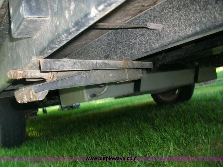 image for item 1016 1995 Coleman Fleetwood pop-up camper