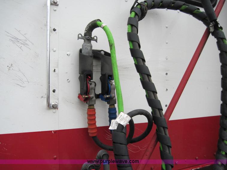 image for item 1270 2005 Kenworth T800B semi truck