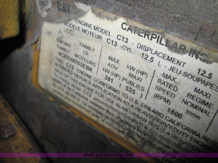 image for item 1270 2005 Kenworth T800B semi truck