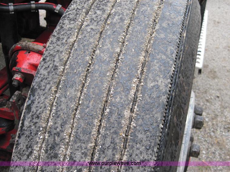 image for item 1270 2005 Kenworth T800B semi truck