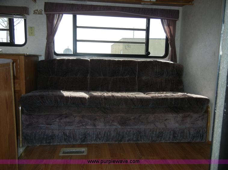 image for item 2216 1995 Damon Hornet 28' pull behind camper