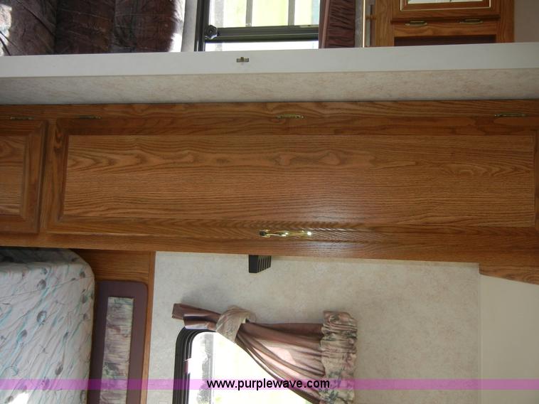 image for item 2216 1995 Damon Hornet 28' pull behind camper