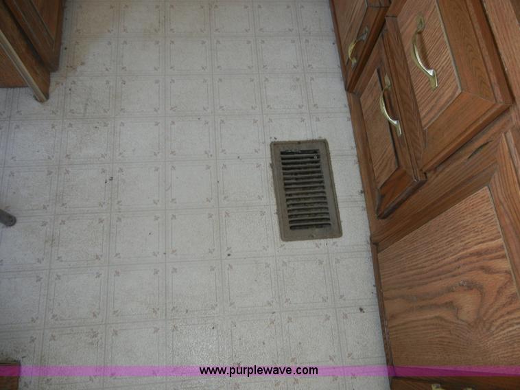 image for item 2216 1995 Damon Hornet 28' pull behind camper