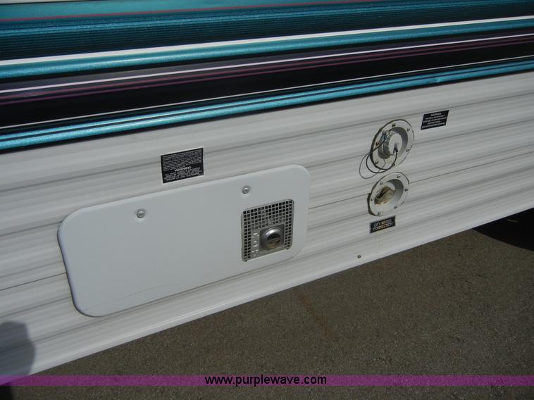 image for item 2216 1995 Damon Hornet 28' pull behind camper