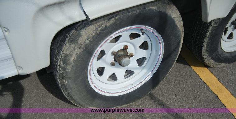 image for item 2216 1995 Damon Hornet 28' pull behind camper