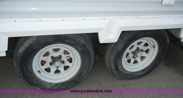 image for item 2216 1995 Damon Hornet 28' pull behind camper