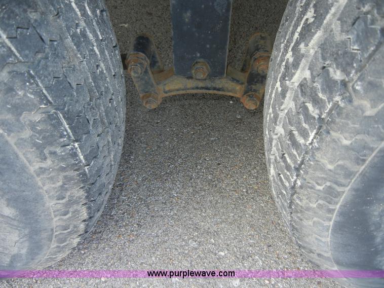 image for item 2216 1995 Damon Hornet 28' pull behind camper