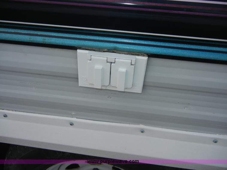 image for item 2216 1995 Damon Hornet 28' pull behind camper