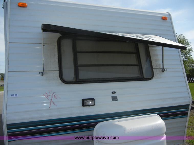 image for item 2216 1995 Damon Hornet 28' pull behind camper