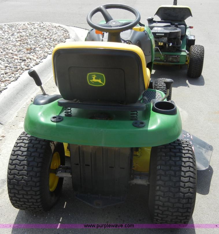 image for item 2229 2008 John Deere L100 lawn tractor