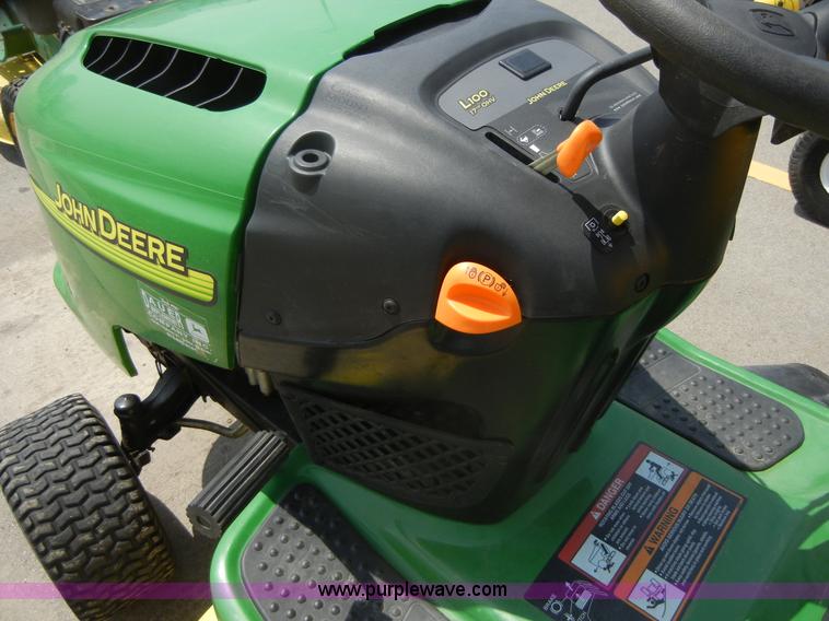 image for item 2229 2008 John Deere L100 lawn tractor