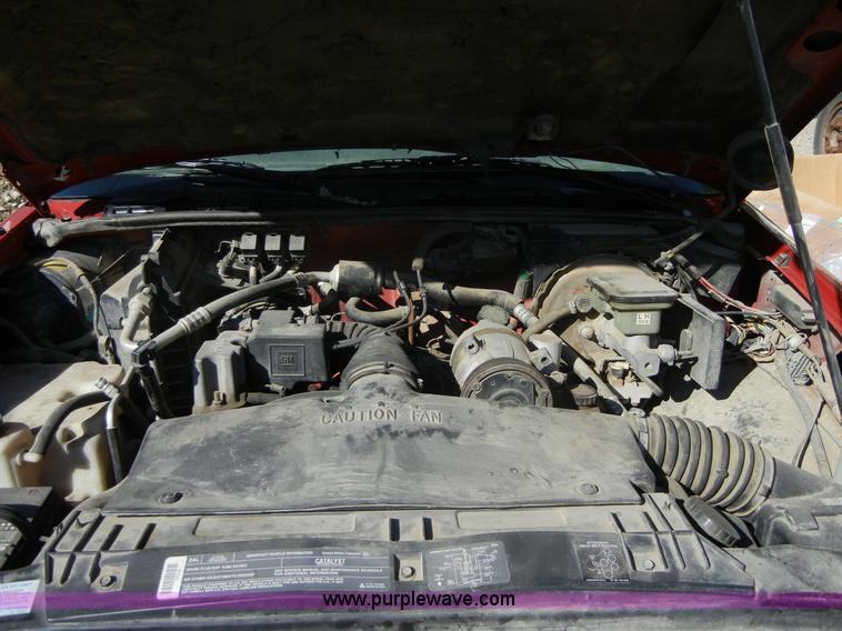 image for item 2246 1995 GMC Sonoma SLS pickup truck