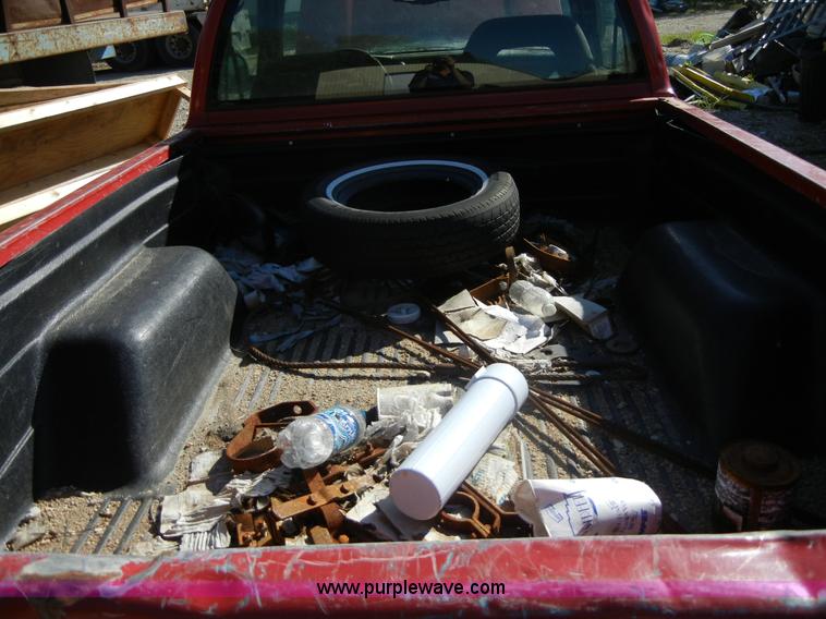 image for item 2246 1995 GMC Sonoma SLS pickup truck