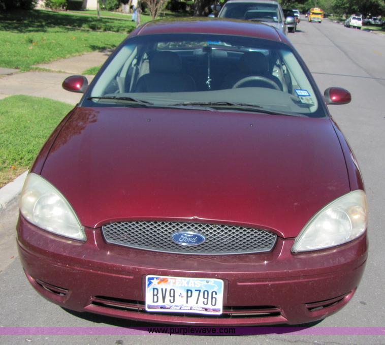 image for item 3458 2004 Ford Taurus SES