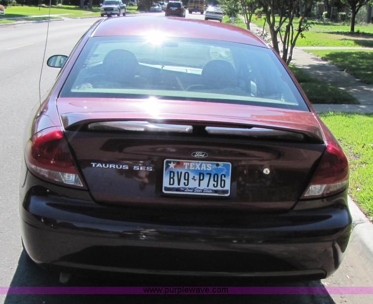 image for item 3458 2004 Ford Taurus SES