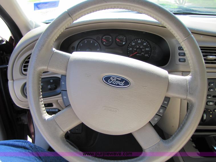 image for item 3458 2004 Ford Taurus SES