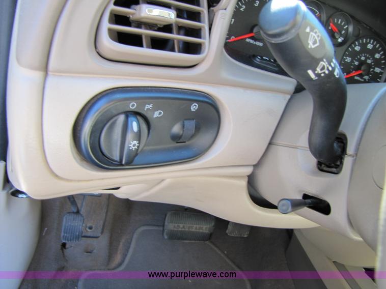 image for item 3458 2004 Ford Taurus SES