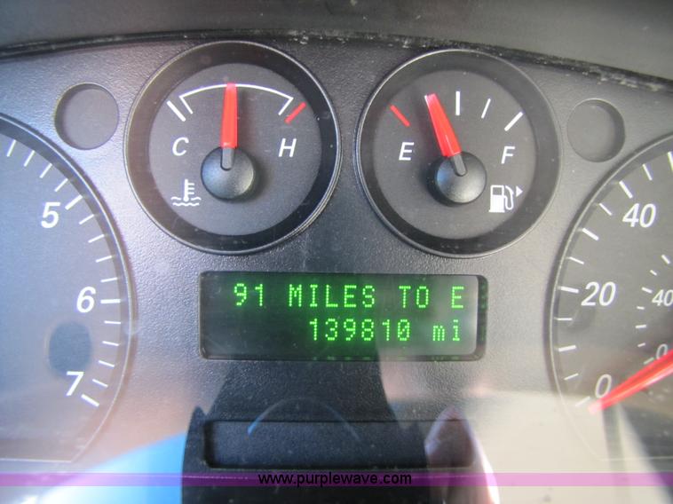 image for item 3458 2004 Ford Taurus SES