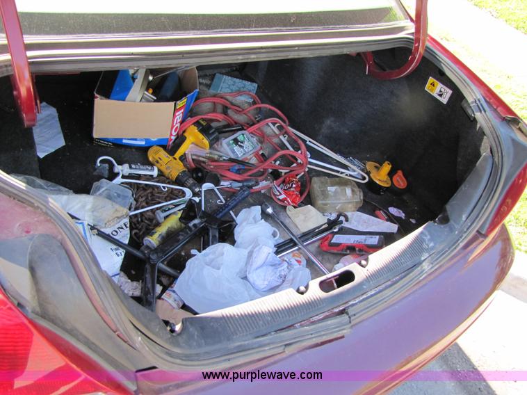 image for item 3458 2004 Ford Taurus SES