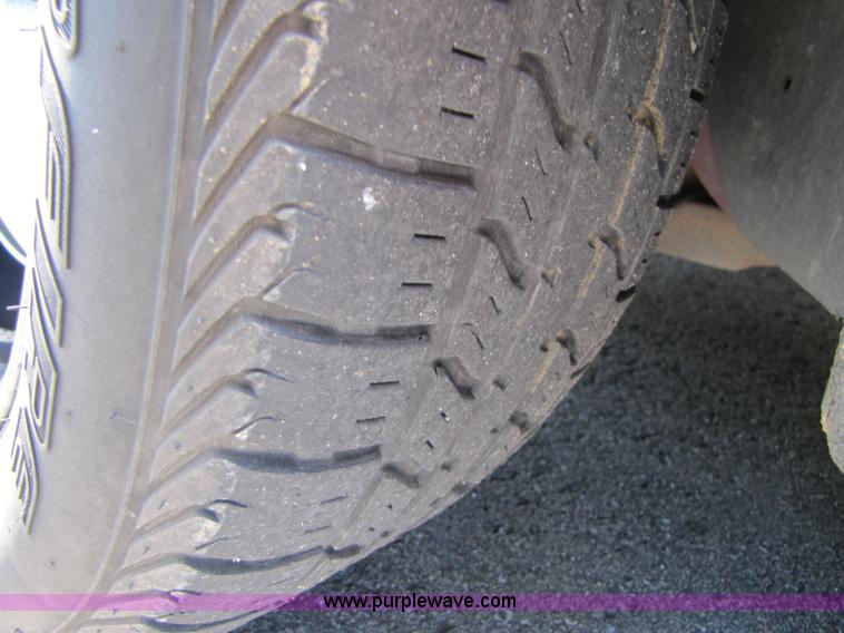 image for item 3458 2004 Ford Taurus SES