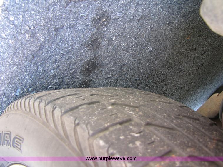 image for item 3458 2004 Ford Taurus SES