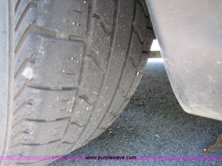 image for item 3458 2004 Ford Taurus SES