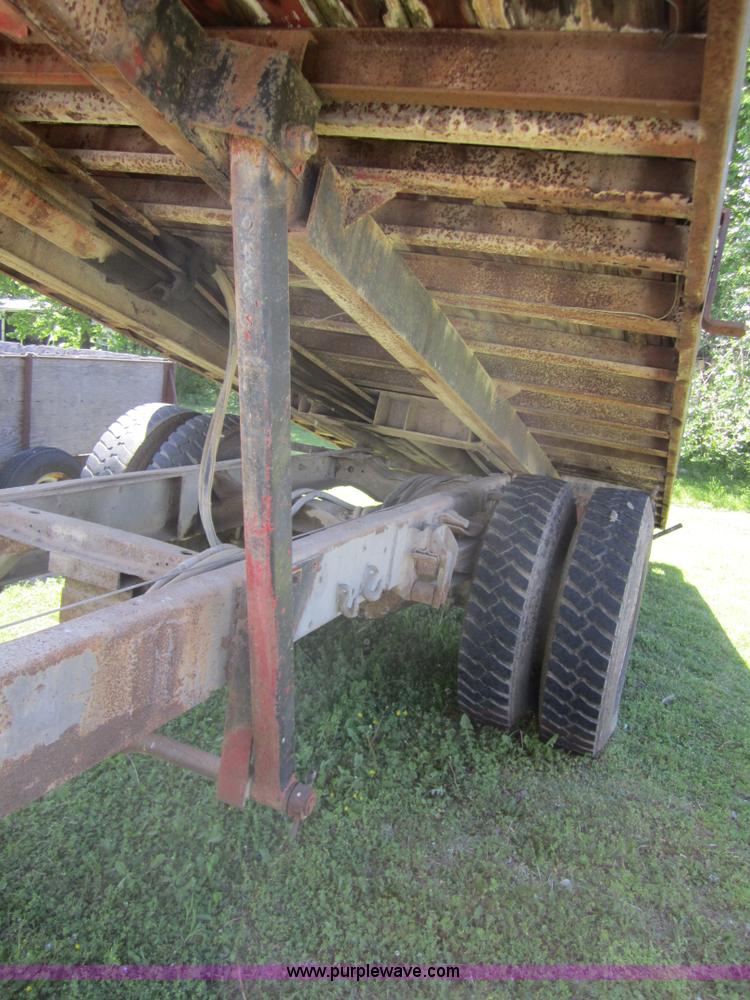 image for item 3693 1973 Chevrolet C65 flatbed rollback truck