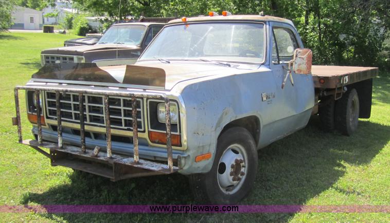 image for item 3694 1984 Dodge D350 Custom pickup truck