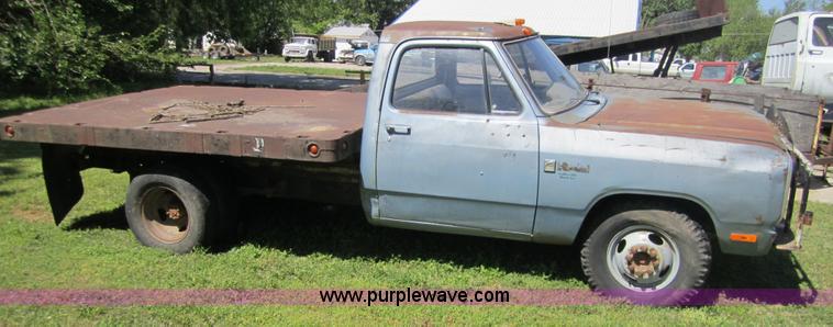 image for item 3694 1984 Dodge D350 Custom pickup truck