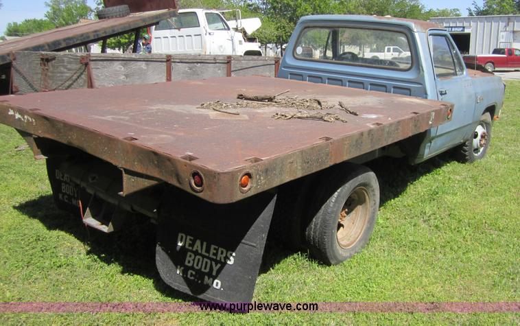 image for item 3694 1984 Dodge D350 Custom pickup truck