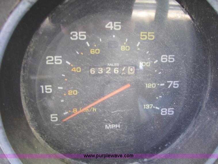 image for item 3694 1984 Dodge D350 Custom pickup truck