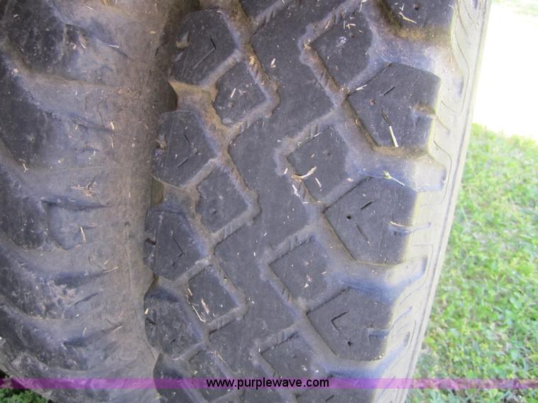 image for item 3694 1984 Dodge D350 Custom pickup truck