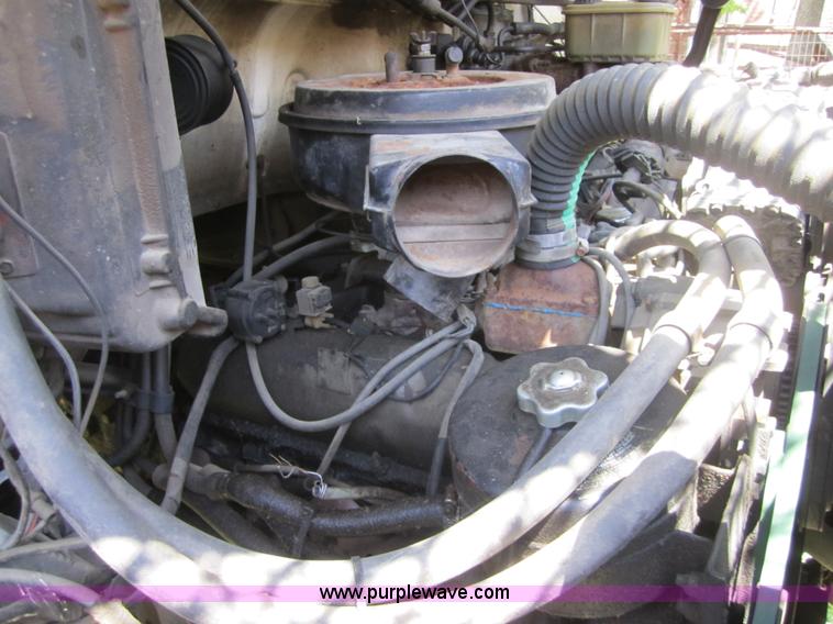 image for item 3696 1984 Ford F700 tree service bucket truck