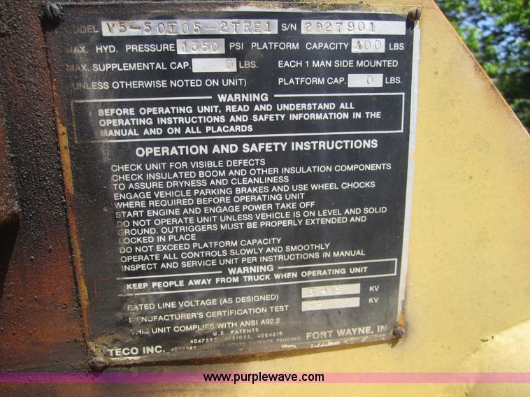 image for item 3696 1984 Ford F700 tree service bucket truck