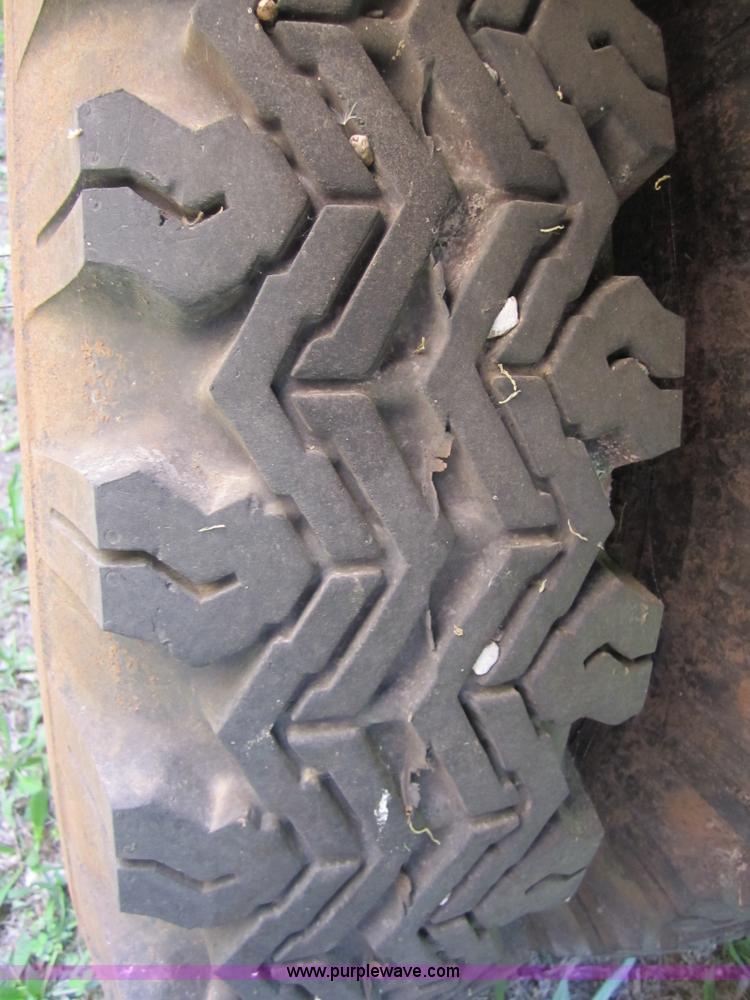 image for item 3697 1974 Ford F700 crew cab dump truck