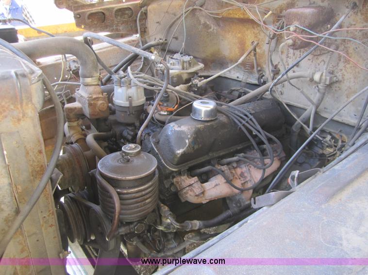 image for item 3697 1974 Ford F700 crew cab dump truck